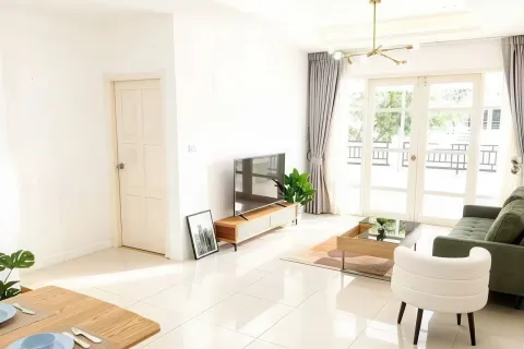 Casa de 3 dormitorios en Pattaya, Tailandia № 170368 - foto 15