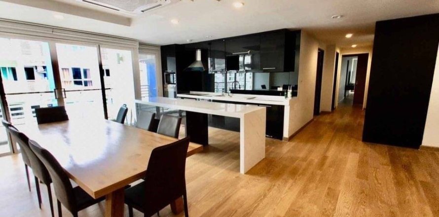 Condominio de 4 dormitorios en Watthana, Bangkok, Tailandia № 208484