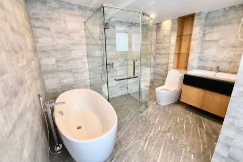 Condominio de 4 dormitorios en Watthana, Bangkok, Tailandia № 208484 - foto 2