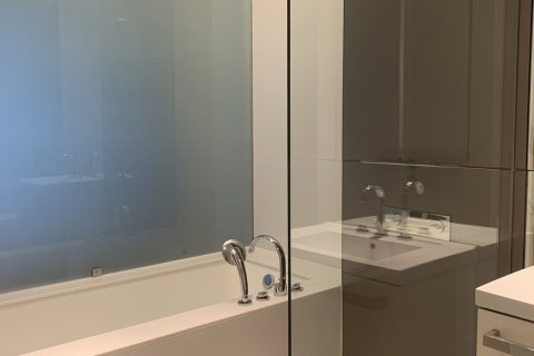 Condominio de 2 dormitorios en Pathum Wan, Bangkok, Tailandia № 208480 - foto 25