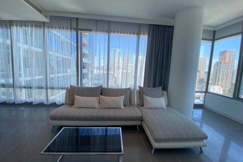 Condominio de 2 dormitorios en Pathum Wan, Bangkok, Tailandia № 208480 - foto 2