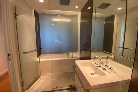 Condominio de 2 dormitorios en Pathum Wan, Bangkok, Tailandia № 208480 - foto 11