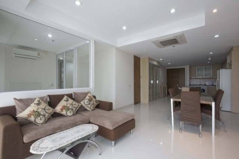 Condominio de 3 dormitorios en Khlong Toei, Bangkok, Tailandia № 208482 - foto 3