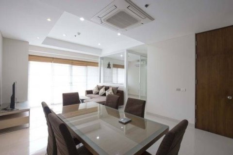 Condominio de 3 dormitorios en Khlong Toei, Bangkok, Tailandia № 208482 - foto 2
