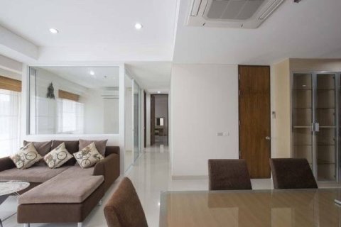 Condominio de 3 dormitorios en Khlong Toei, Bangkok, Tailandia № 208482 - foto 4
