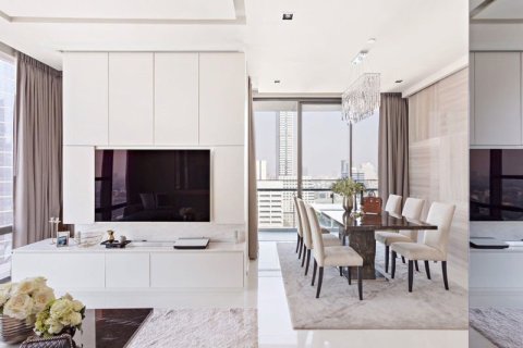 Condo in Bang Rak, Bangkok, Thailand, 2 bedrooms  № 208483