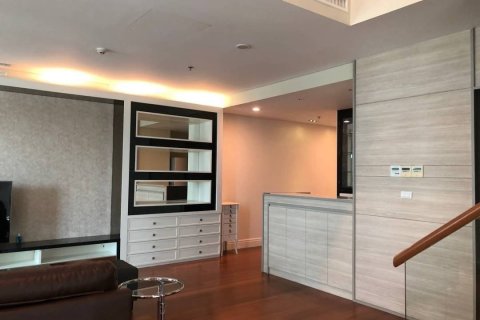 Condominio de 3 dormitorios en Watthana, Bangkok, Tailandia № 208485 - foto 3