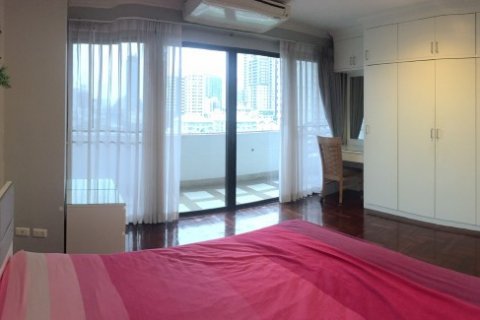 Condominio de 3 dormitorios en Bangkok, Tailandia № 66715 - foto 12