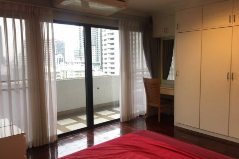 Condominio de 3 dormitorios en Bangkok, Tailandia № 66715 - foto 10
