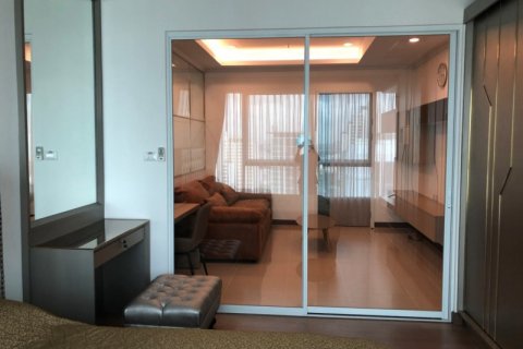 Condominio de 1 dormitorio en Bangkok, Tailandia № 66717 - foto 3