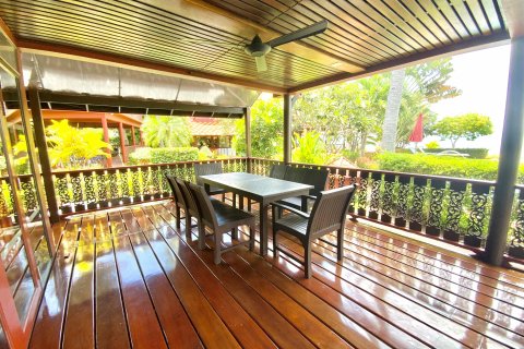 Casa de 4 dormitorios en Ko Samui, Tailandia № 135120 - foto 7