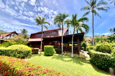 Casa de 4 dormitorios en Ko Samui, Tailandia № 135120 - foto 2