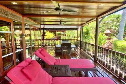 Casa de 4 dormitorios en Ko Samui, Tailandia № 135120 - foto 8