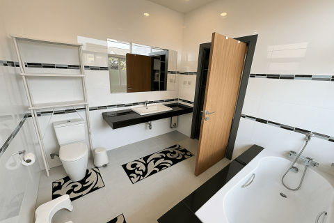 Casa de 4 dormitorios en Pattaya, Tailandia № 135119 - foto 18