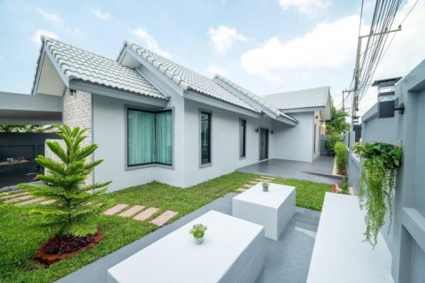 Casa de 3 dormitorios en Pattaya, Tailandia № 117398 - foto 3