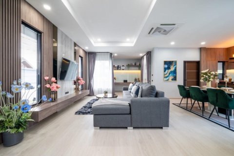 Casa de 3 dormitorios en Pattaya, Tailandia № 117398 - foto 5