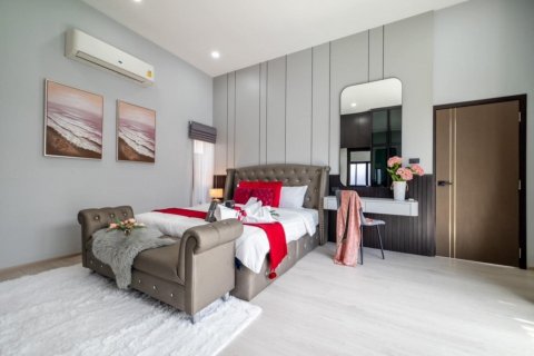 Casa de 3 dormitorios en Pattaya, Tailandia № 117398 - foto 14