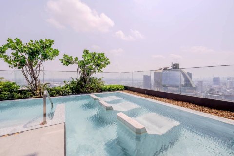 Condo in Bangkok, Thailand, 3 bedrooms № 180316 - photo 17