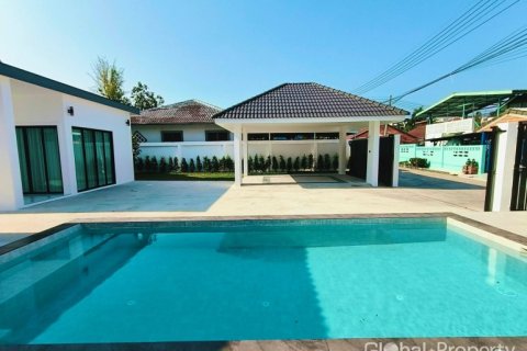 House in Pattaya, Thailand 4 bedrooms № 180314
