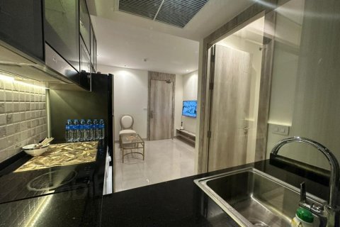 Apartamento de 2 habitaciones en Pattaya, Tailandia № 205847 - foto 8