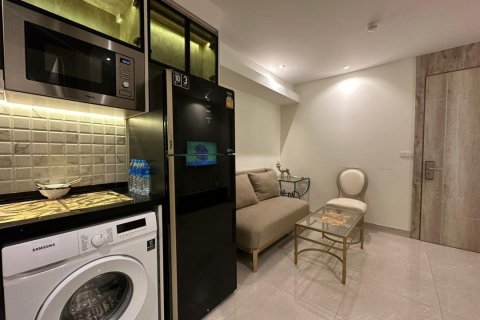 Apartamento de 2 habitaciones en Pattaya, Tailandia № 205847 - foto 11