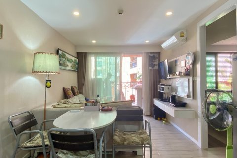 Apartamento de 2 habitaciones en Pattaya, Tailandia № 205843 - foto 9