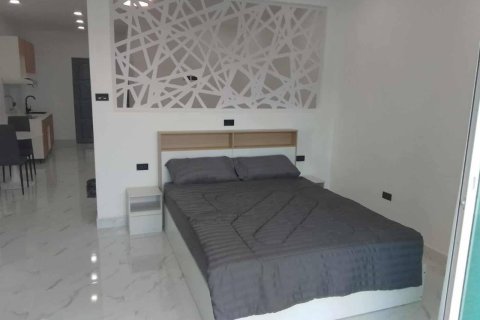 Apartamento de 2 habitaciones en Pattaya, Tailandia № 205842 - foto 4