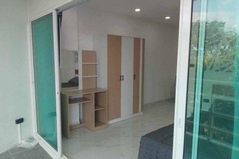 Apartamento de 2 habitaciones en Pattaya, Tailandia № 205842 - foto 12