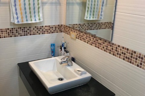 Condominio de 2 dormitorios en Pattaya, Tailandia № 157458 - foto 8