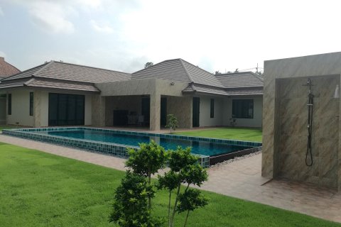 Casa de 3 dormitorios en Pattaya, Tailandia № 157462 - foto 9