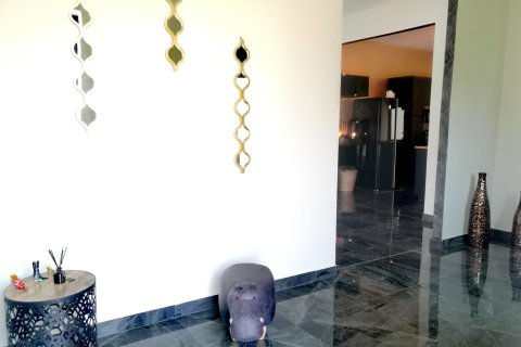 Casa de 3 dormitorios en Pattaya, Tailandia № 157462 - foto 15