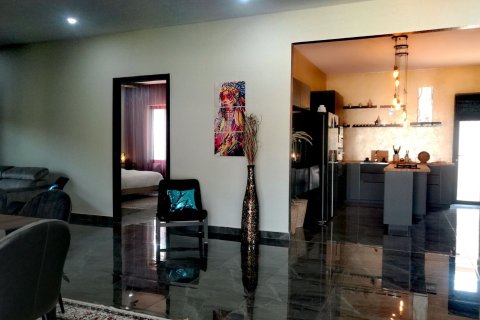 Casa de 3 dormitorios en Pattaya, Tailandia № 157462 - foto 11