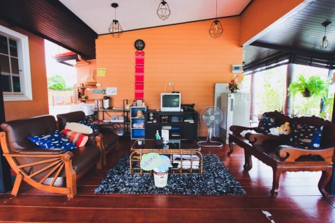 Casa de 5 dormitorios en Pattaya, Tailandia № 157461 - foto 3