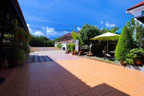 Casa de 5 dormitorios en Pattaya, Tailandia № 157461 - foto 11