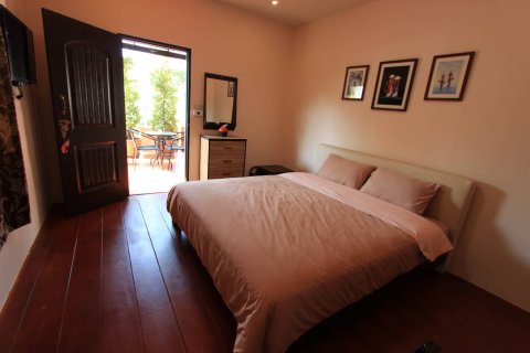 Casa de 5 dormitorios en Pattaya, Tailandia № 157461 - foto 7