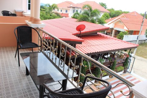 Casa de 5 dormitorios en Pattaya, Tailandia № 157461 - foto 4