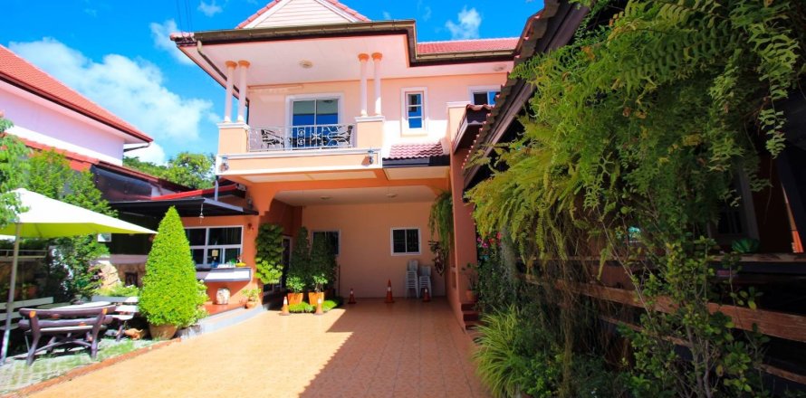 Casa de 5 dormitorios en Pattaya, Tailandia № 157461