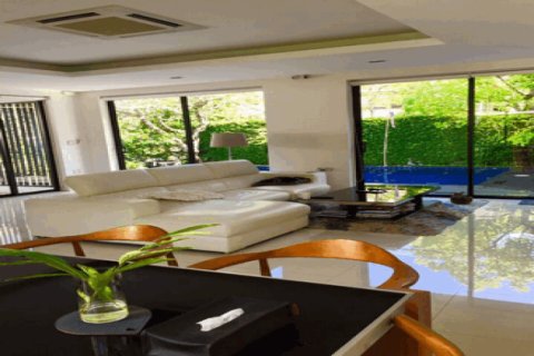 Chalet de 3 dormitorios en Pattaya, Tailandia № 202878 - foto 5