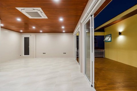 Casa de 1 dormitorio en Prachuap Khiri Khan, Tailandia № 134591 - foto 5