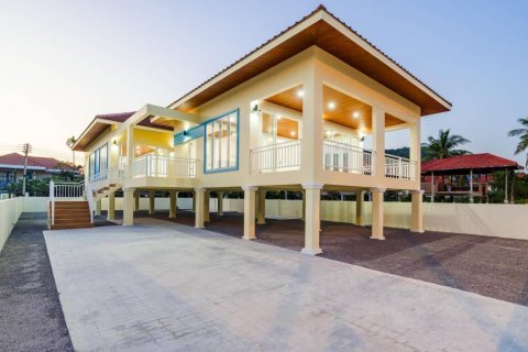 Casa de 1 dormitorio en Prachuap Khiri Khan, Tailandia № 134591 - foto 3