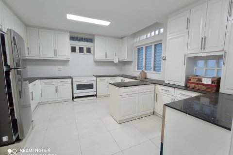 Haus in Bangkok, Thailand 5 Schlafzimmer № 157540 - Foto 17