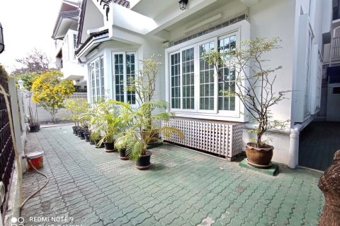 Maison à Bangkok, Thaïlande 5 chambres № 157540