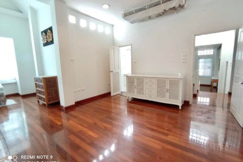 Haus in Bangkok, Thailand 5 Schlafzimmer № 157540 - Foto 10