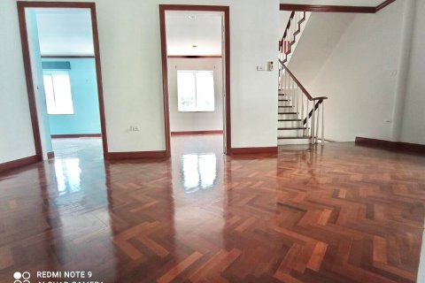 Casa de 5 dormitorios en Bangkok, Tailandia № 157543 - foto 14