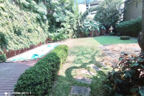 Casa de 5 dormitorios en Bangkok, Tailandia № 157543 - foto 21