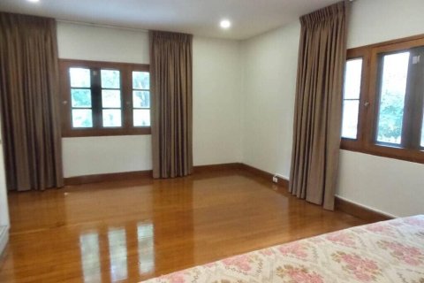 Casa de 4 dormitorios en Bangkok, Tailandia № 157541 - foto 3