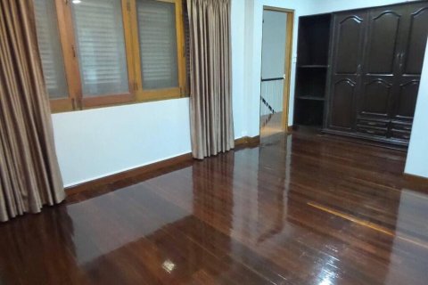 Casa de 4 dormitorios en Bangkok, Tailandia № 157541 - foto 7