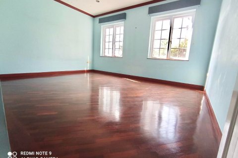 Oficina 2152.78 m2 en Bangkok, Tailandia № 157544 - foto 5