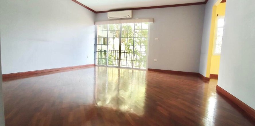 Oficina 2152.78 m2 en Bangkok, Tailandia № 157544