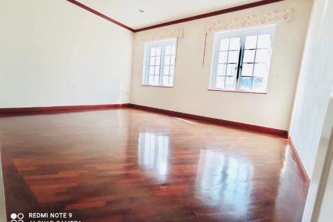 Oficina 2152.78 m2 en Bangkok, Tailandia № 157544 - foto 3
